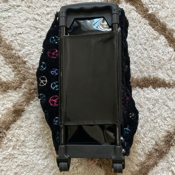 Justice Girl’s Black Plush Sequin Peace Sign Rolling Overnight Bag Sleepover - Picture 10 of 11